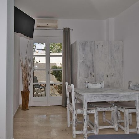 Ira Apartments Камари Экстерьер фото