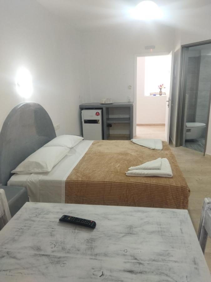 Ira Apartments Камари Экстерьер фото