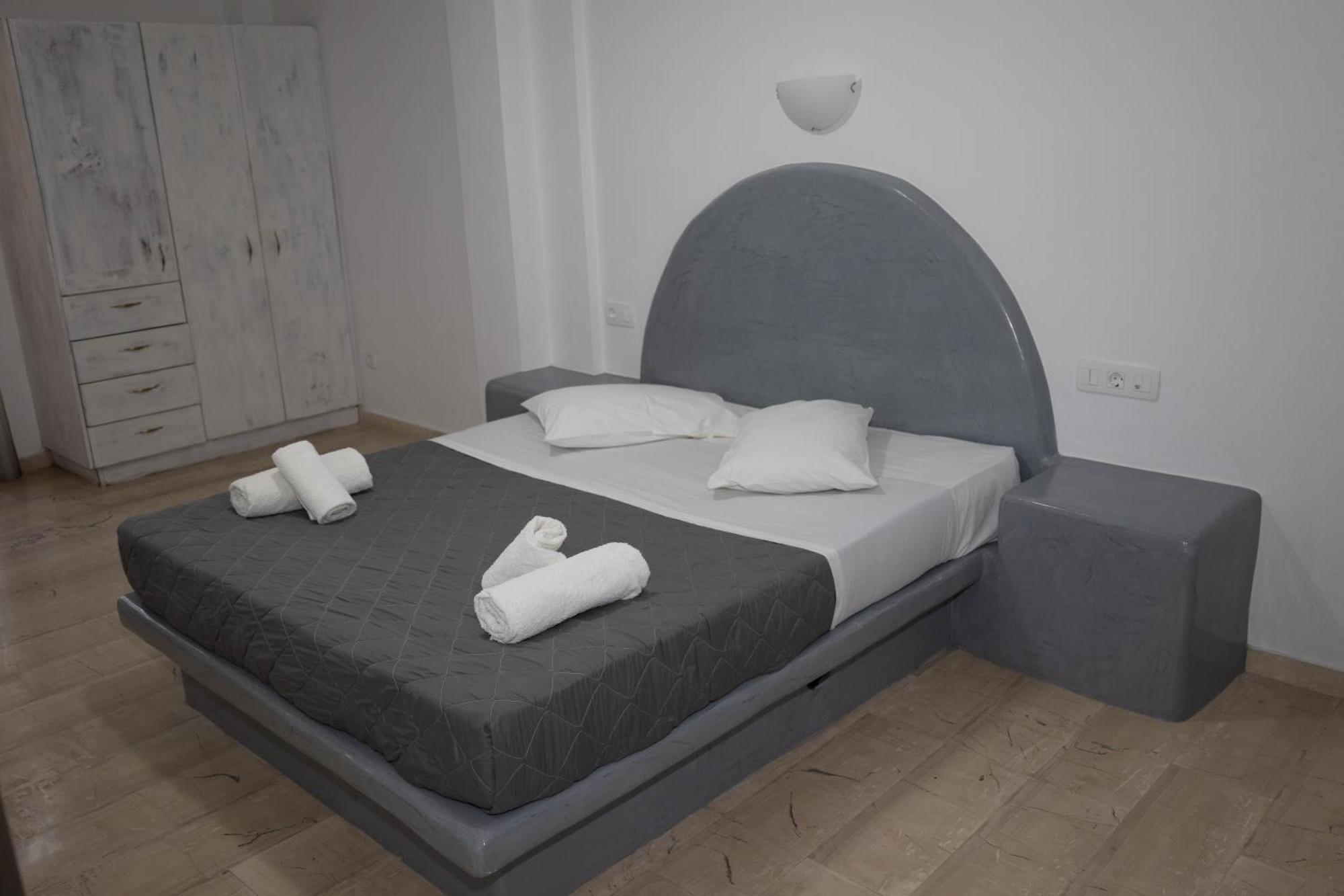 Ira Apartments Камари Экстерьер фото