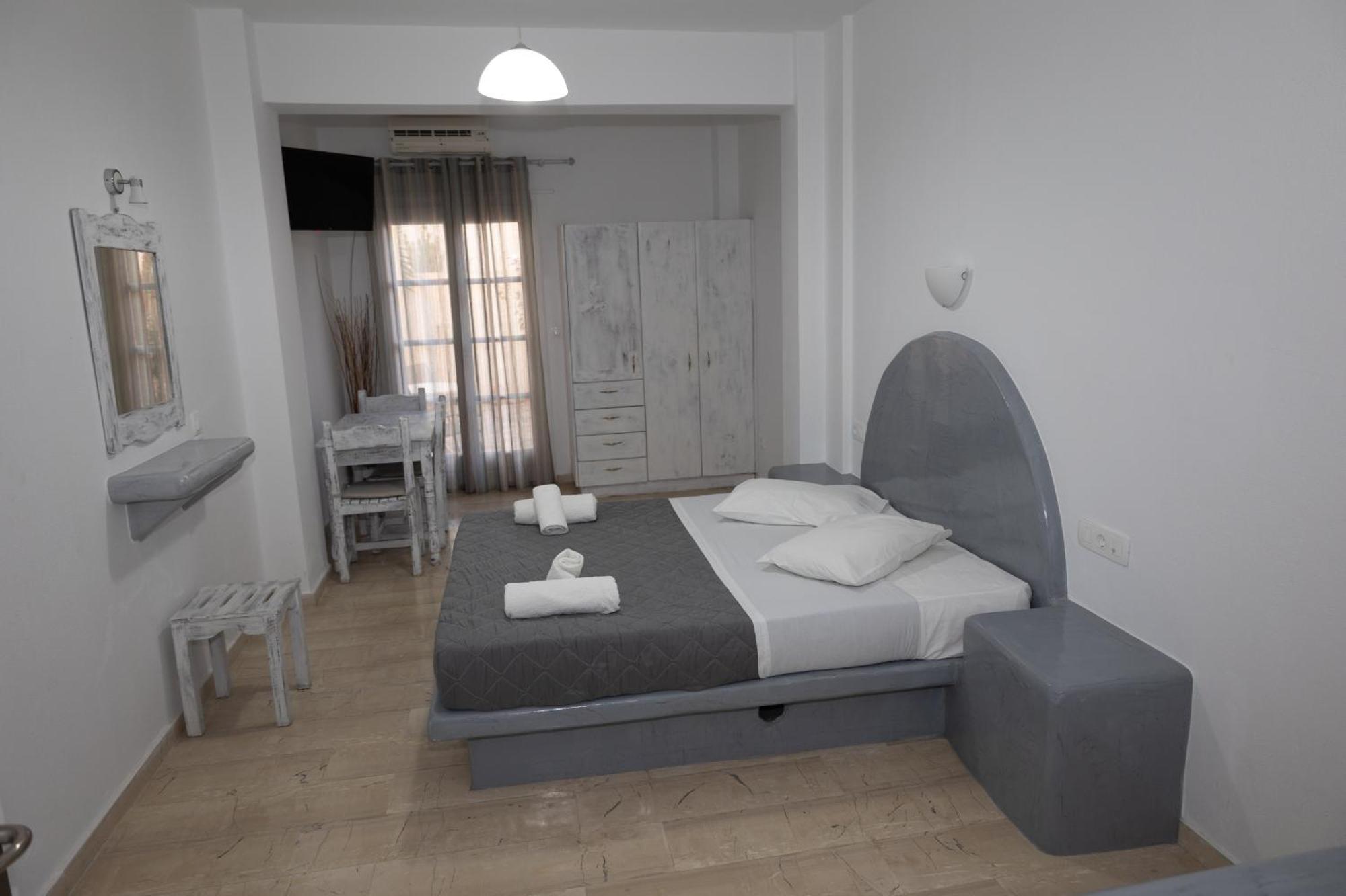 Ira Apartments Камари Экстерьер фото