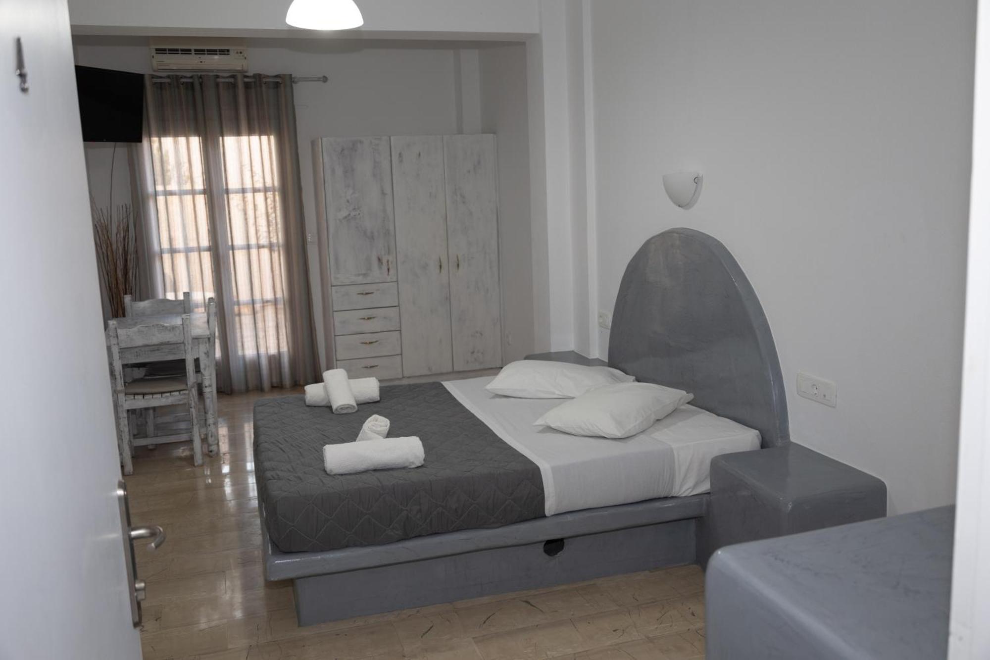 Ira Apartments Камари Экстерьер фото