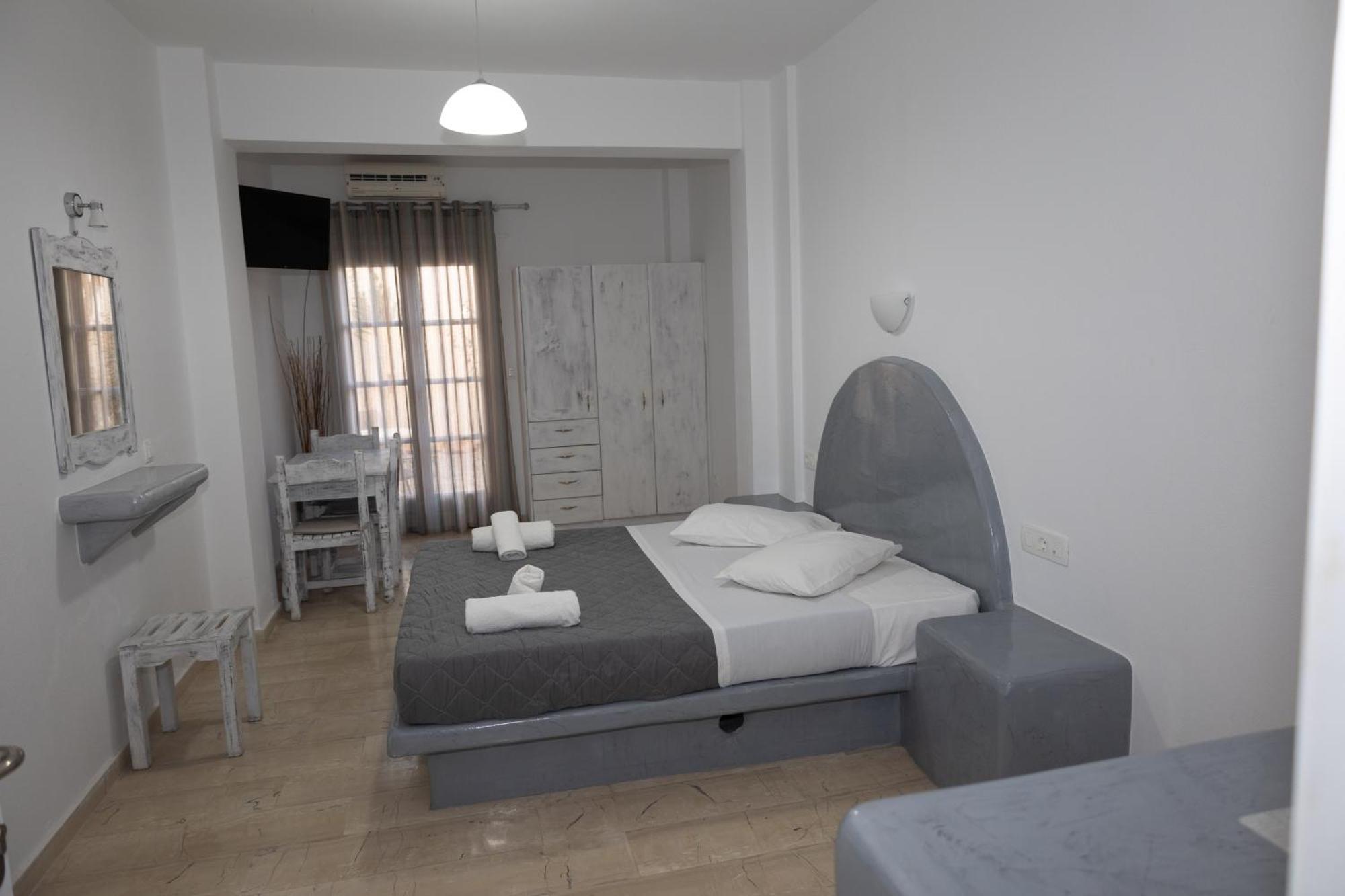 Ira Apartments Камари Экстерьер фото