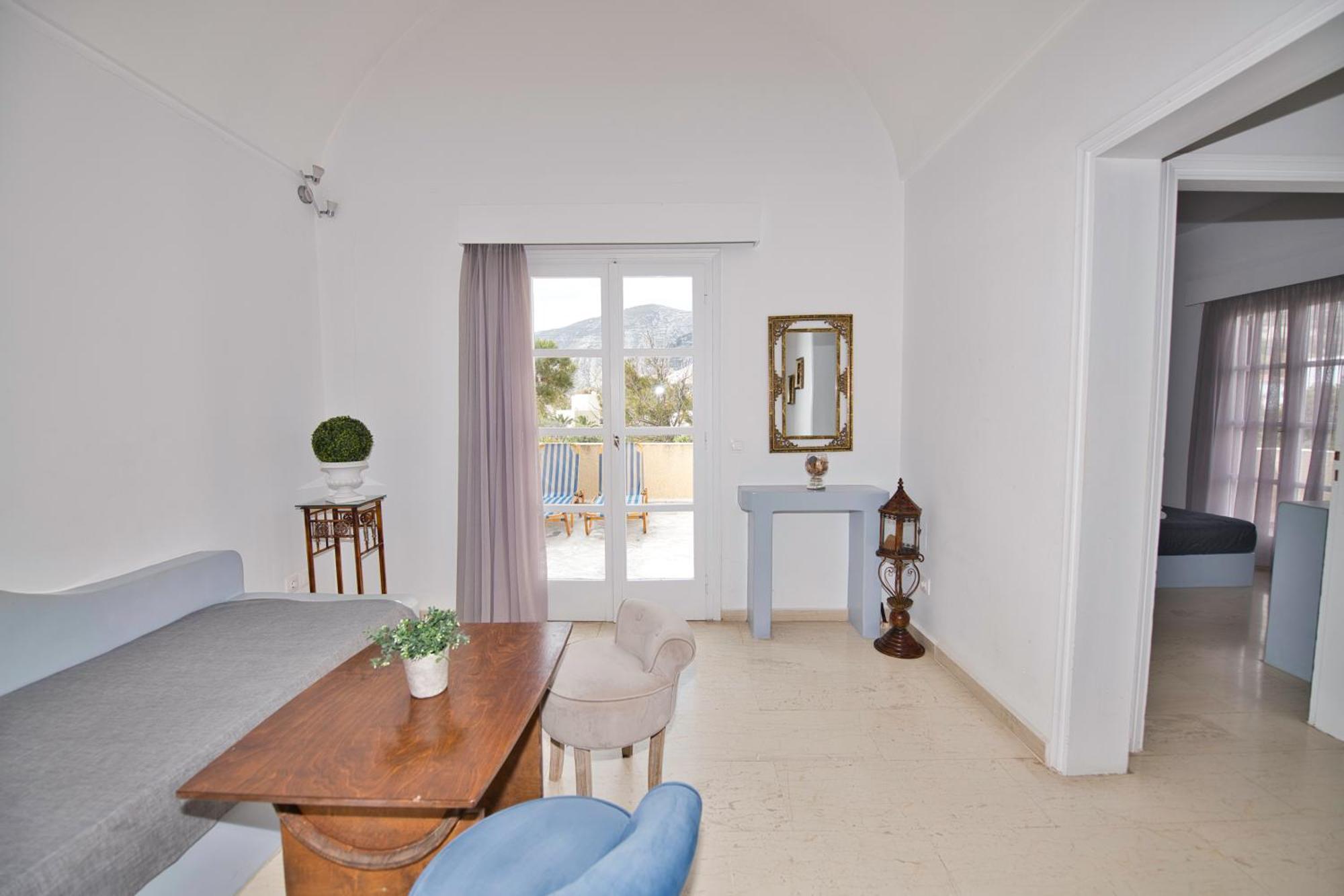 Ira Apartments Камари Экстерьер фото