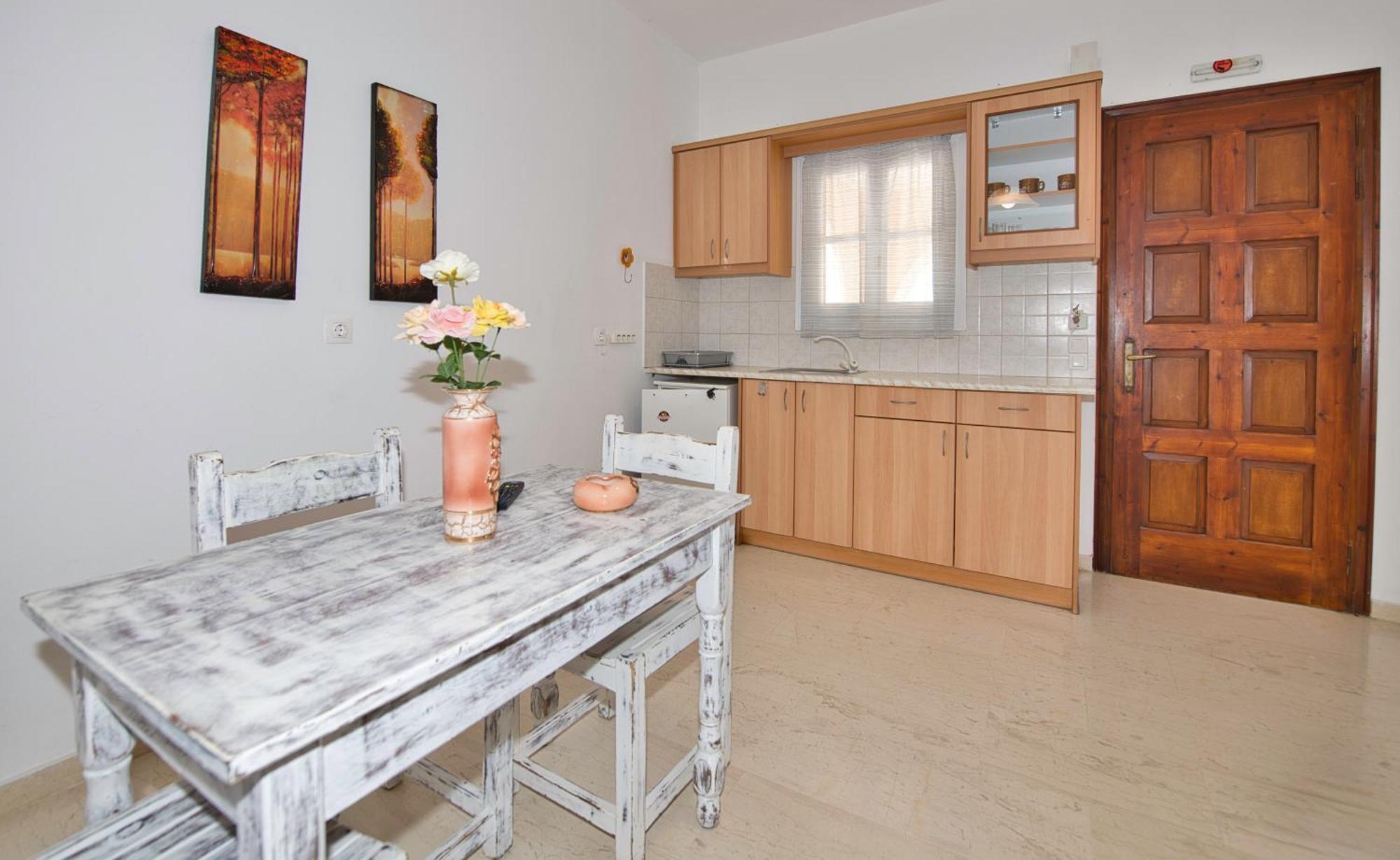Ira Apartments Камари Экстерьер фото