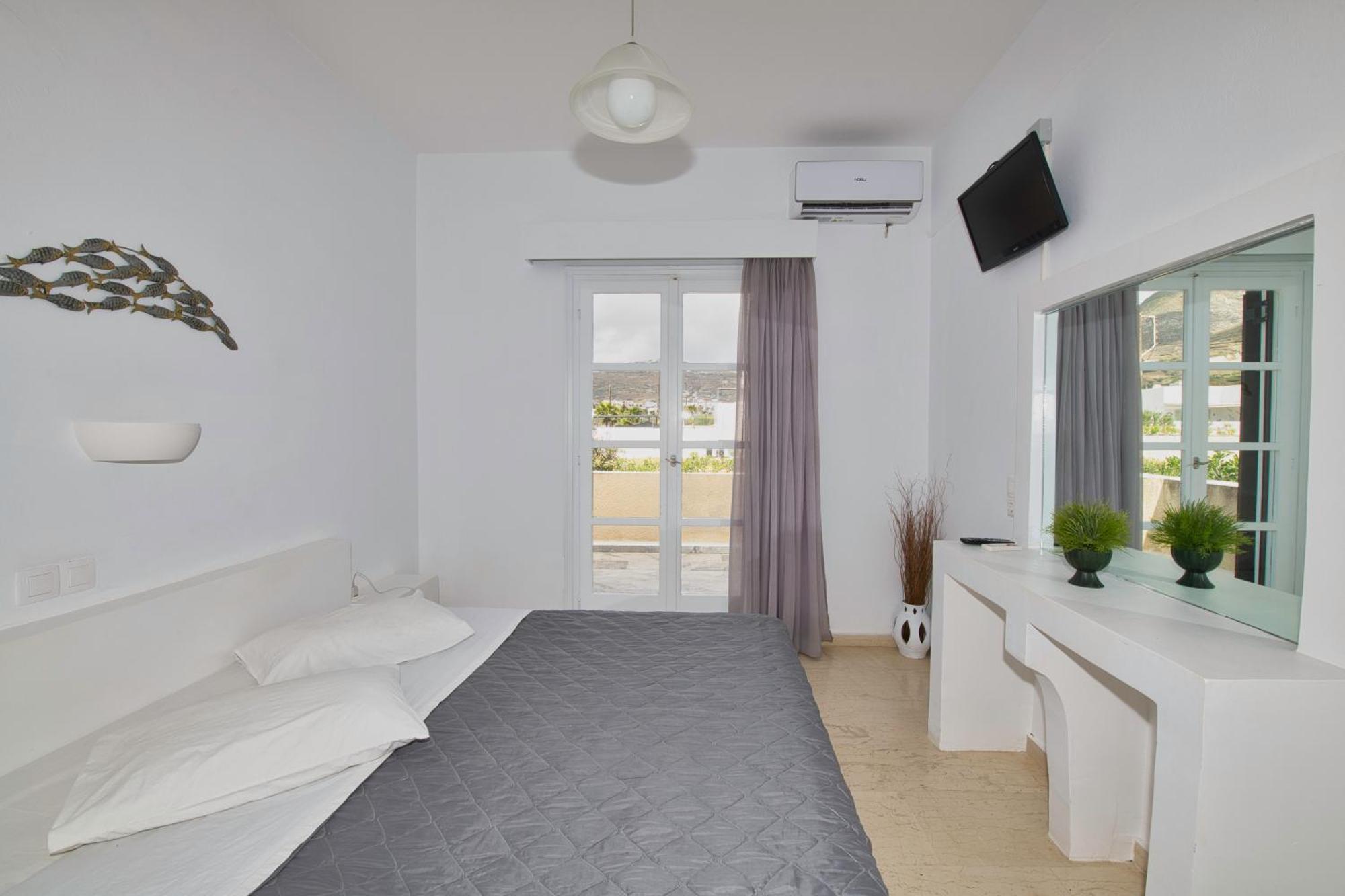 Ira Apartments Камари Экстерьер фото