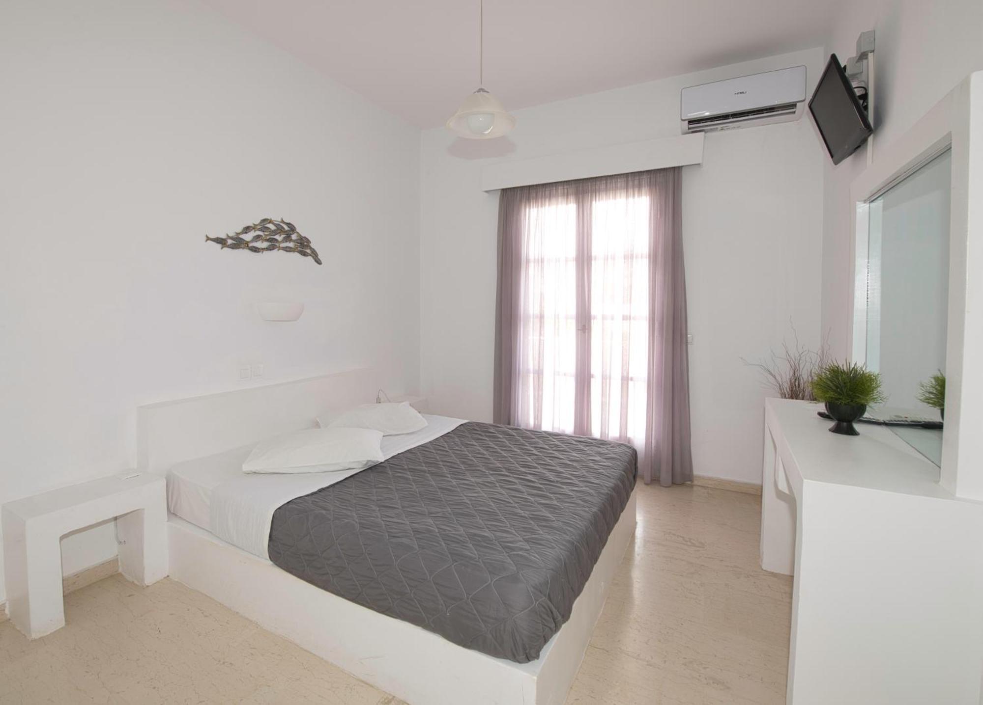 Ira Apartments Камари Экстерьер фото