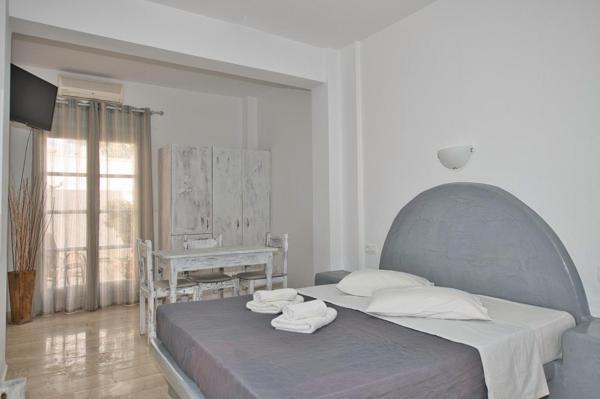 Ira Apartments Камари Экстерьер фото