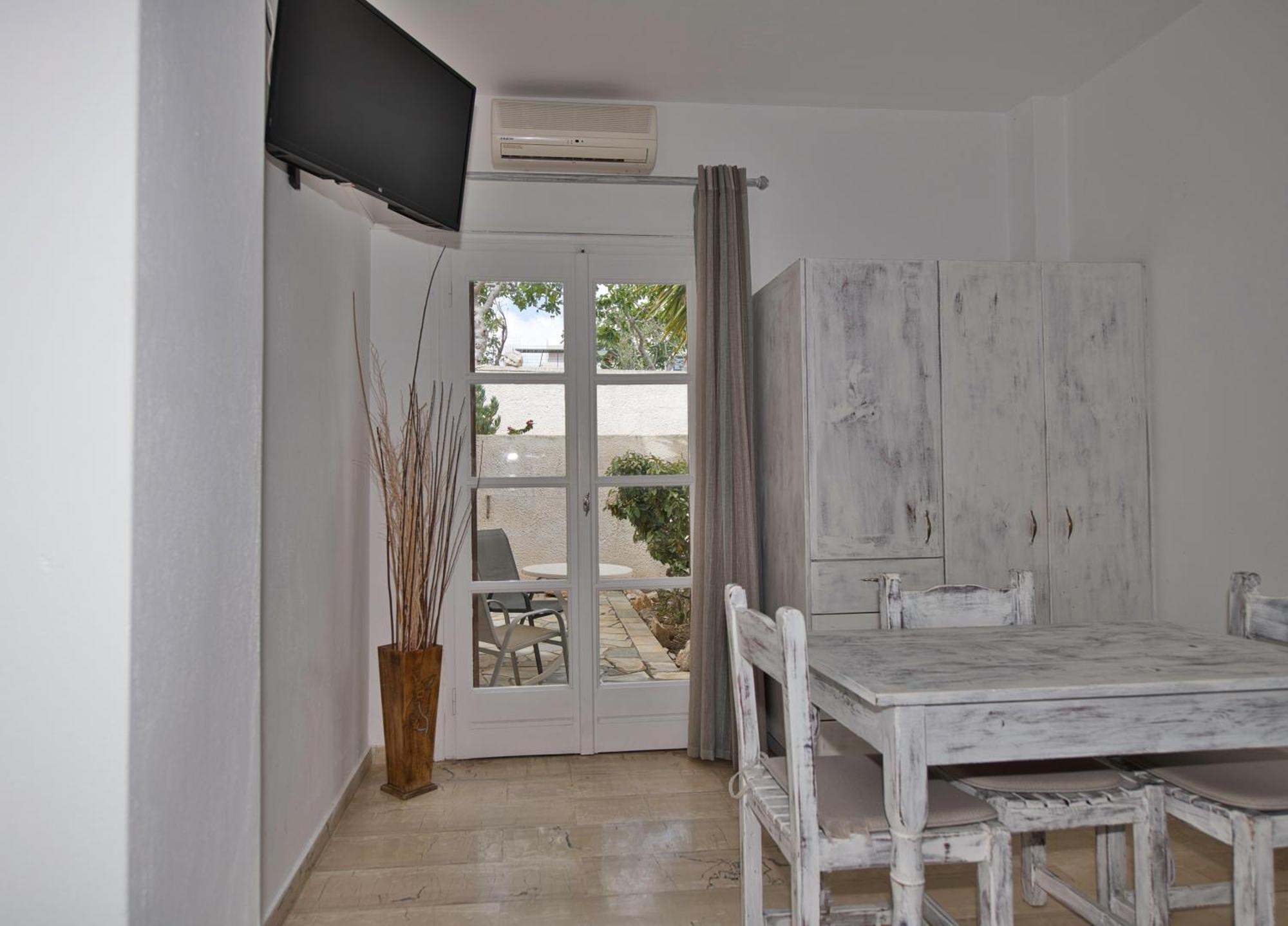 Ira Apartments Камари Экстерьер фото