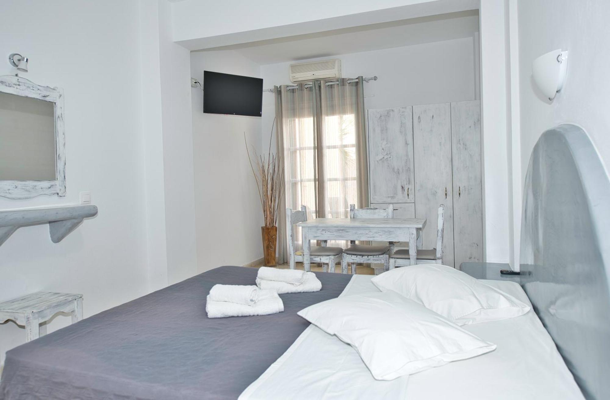 Ira Apartments Камари Экстерьер фото