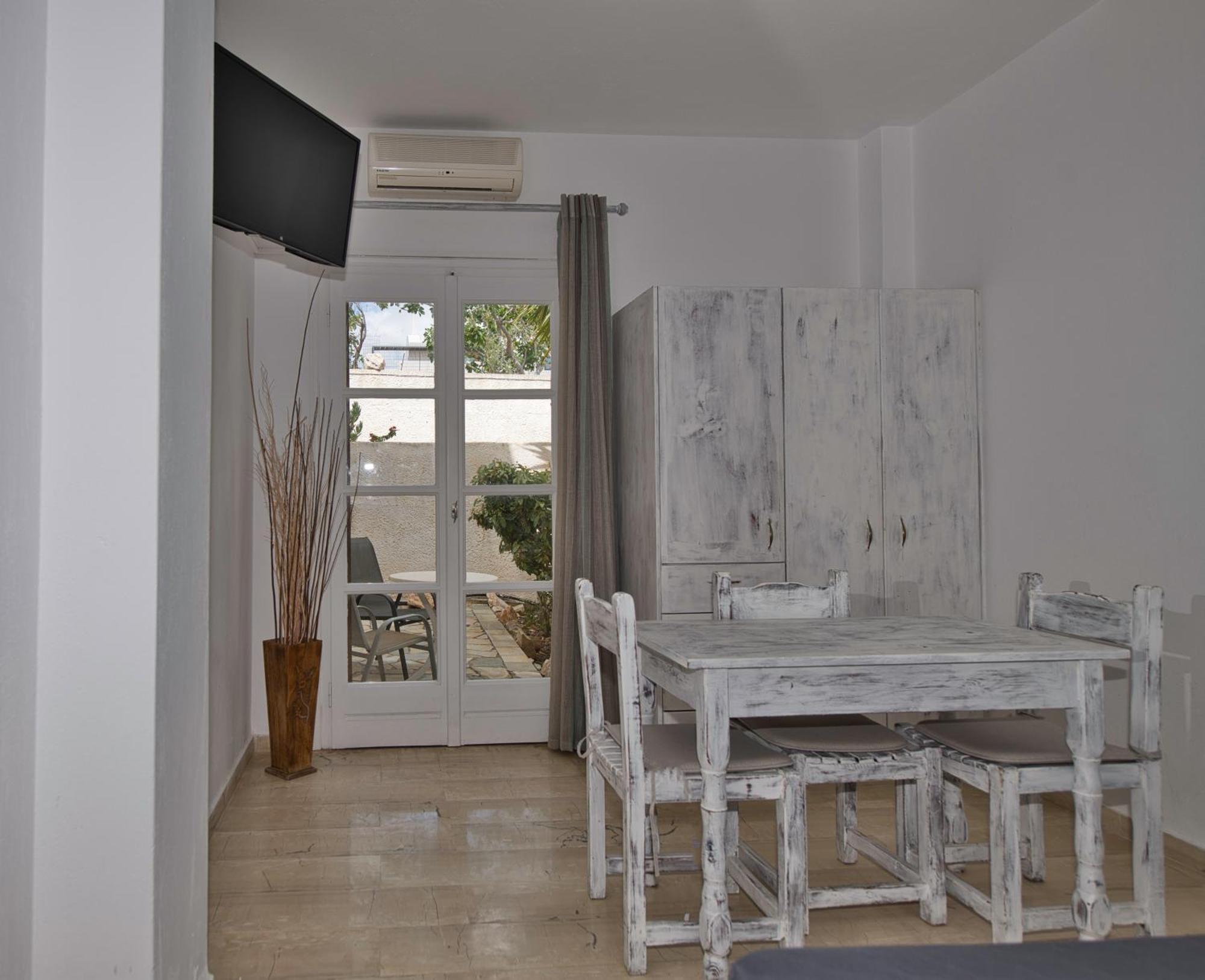 Ira Apartments Камари Экстерьер фото