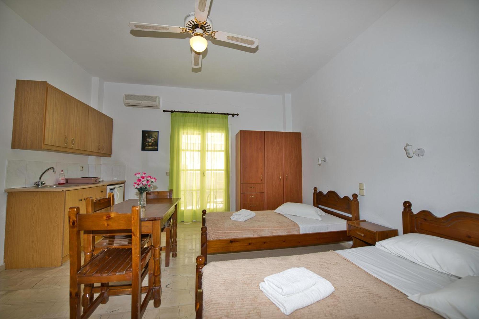 Ira Apartments Камари Экстерьер фото