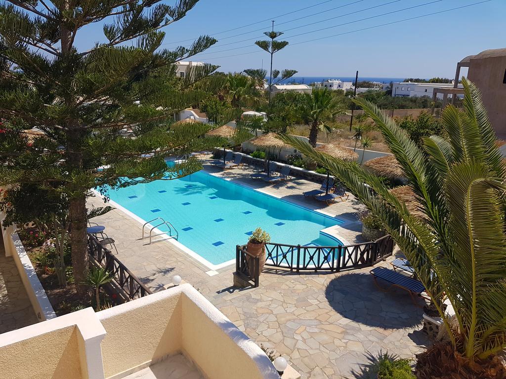 Ira Apartments Камари Экстерьер фото