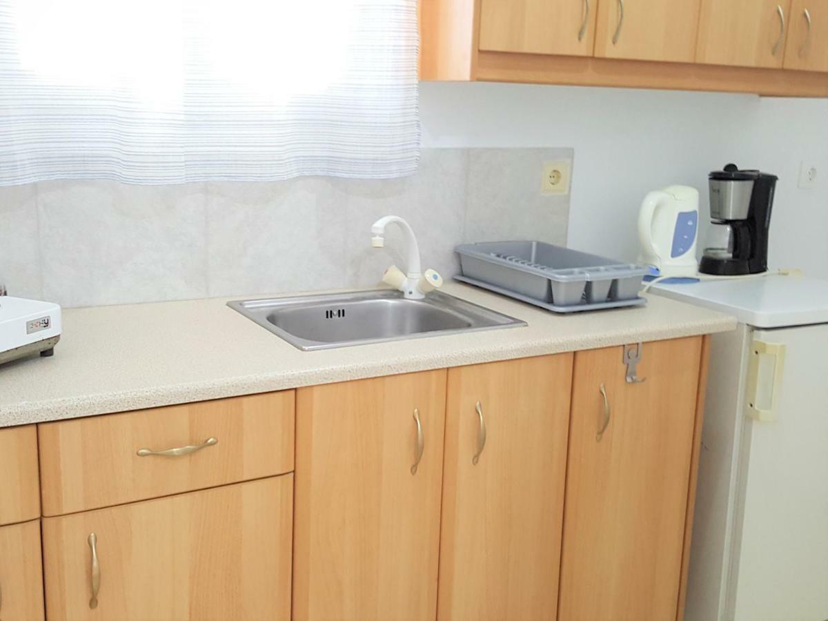Ira Apartments Камари Экстерьер фото