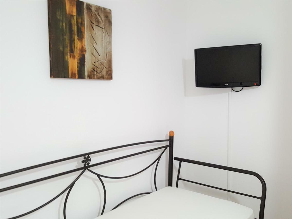 Ira Apartments Камари Экстерьер фото